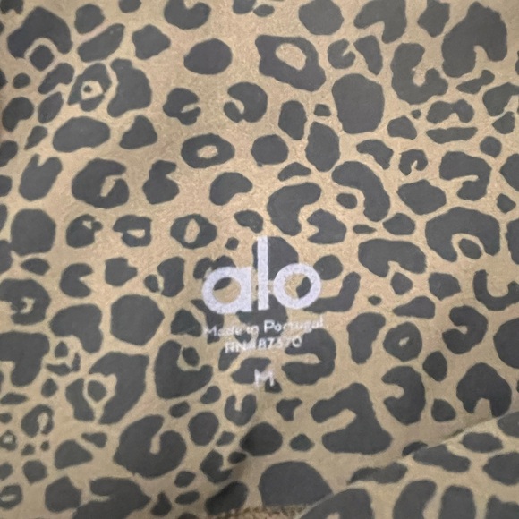 ALO Yoga Leopard Print Leggings - Picture 6 of 6